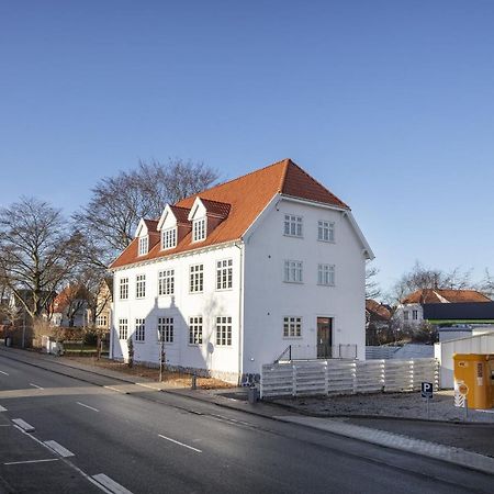 Aday - Modern Living - Balcony Room Aalborg Exterior photo